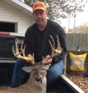 Tony Jacques with his 18-point buck from Dunklin County, Missouri
